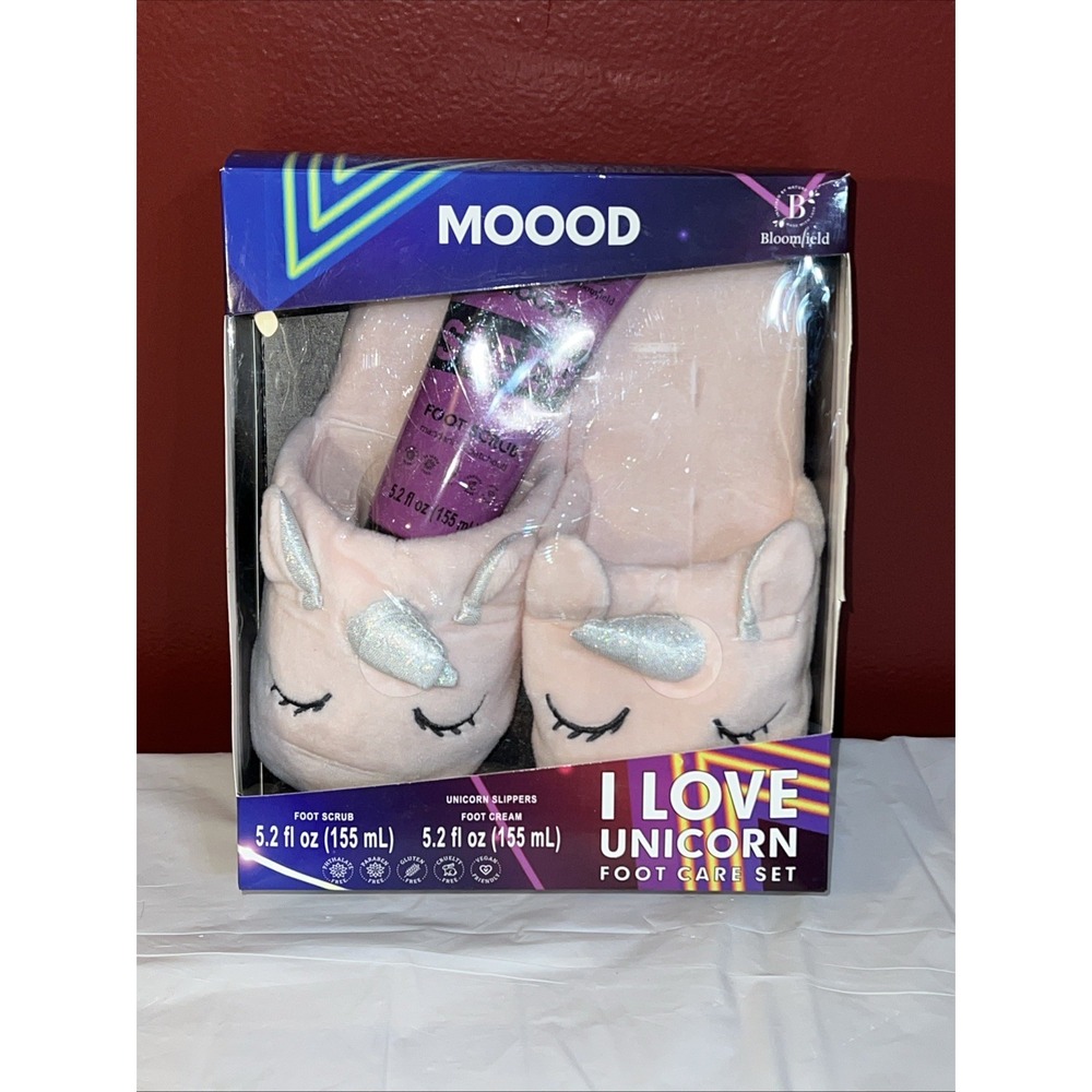 Moood I Love Unicorn FootCare Set with Bed Bedroom Slippers & FootCream Scrub
